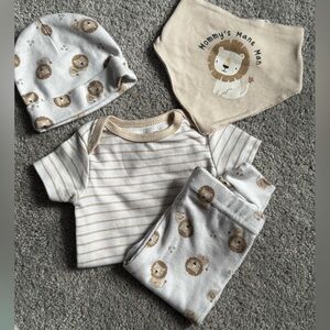 Adorable Lion Print Baby Set